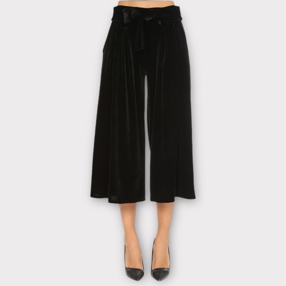 MISA Los Angeles Coco Velvet Wide Leg Black Crop Pants Size S - Picture 1 of 9